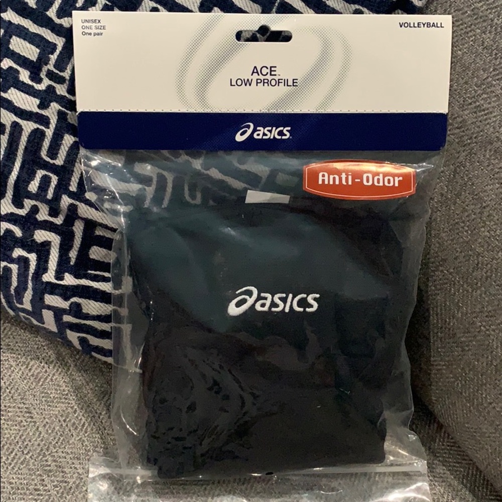NEW ASCIS black knee pad- volleyball